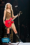 taylor-swift-staples-center-2011-06_512x768