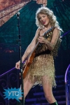 taylor-swift-staples-center-2011-31_512x768
