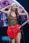 taylor-swift-staples-center-2011-46_512x768